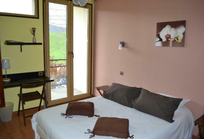 スタンダードルーム, La Tour Du Loup