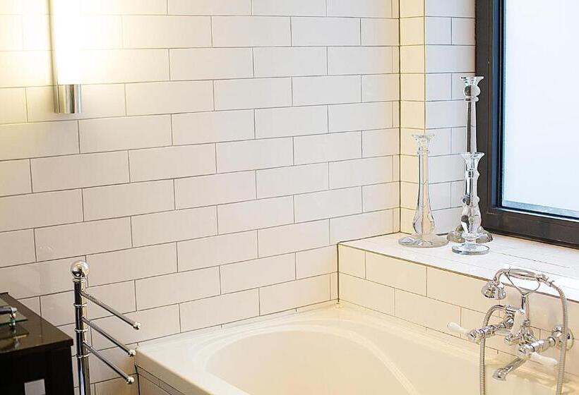 غرفة ديلوكس, Les Nuits