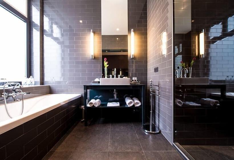 غرفة ديلوكس, Les Nuits