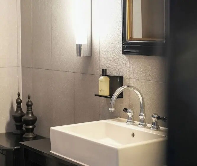 Chambre Deluxe, Les Nuits