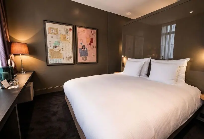 Chambre Standard, Les Nuits