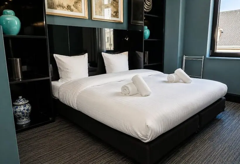 Chambre Standard, Les Nuits