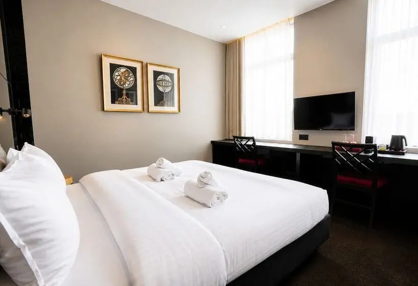 Chambre Standard, Les Nuits