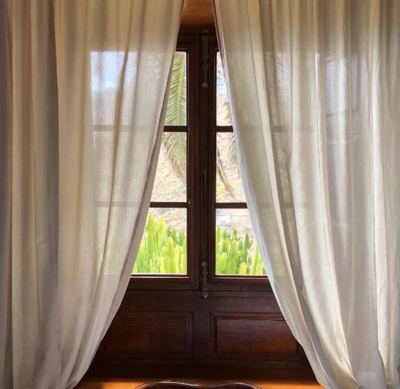 标准间, Rural Ibo Alfaro Offline