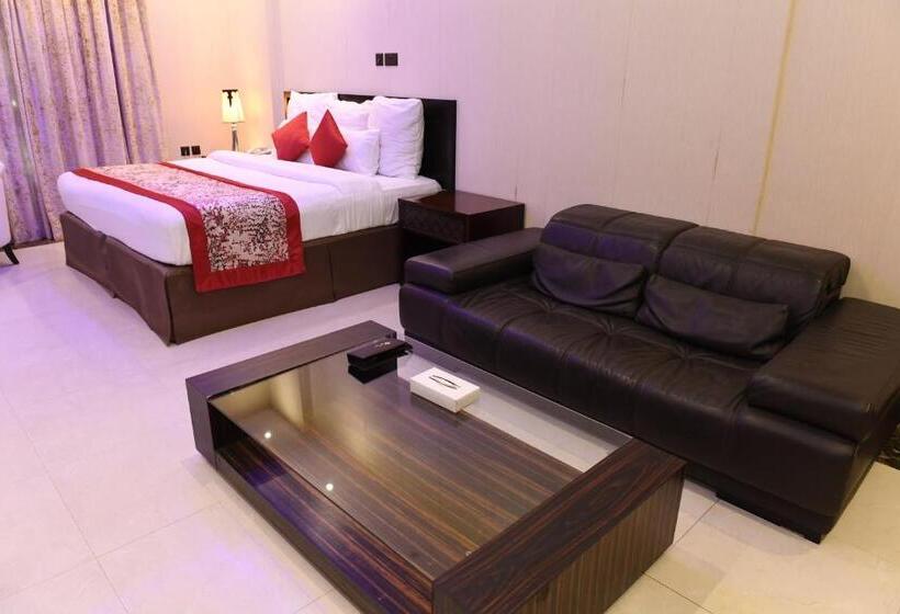 استودیوی استاندارد, Ista Suites Seef