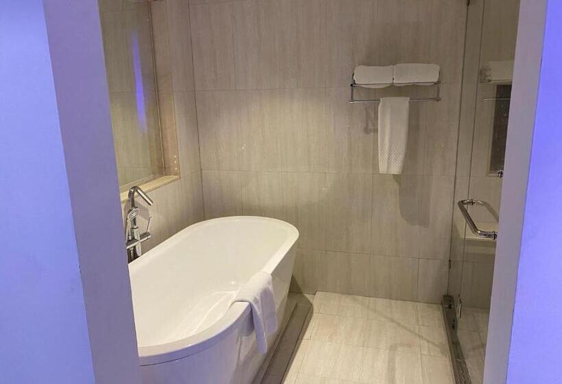 سوییت, Ista Suites Seef