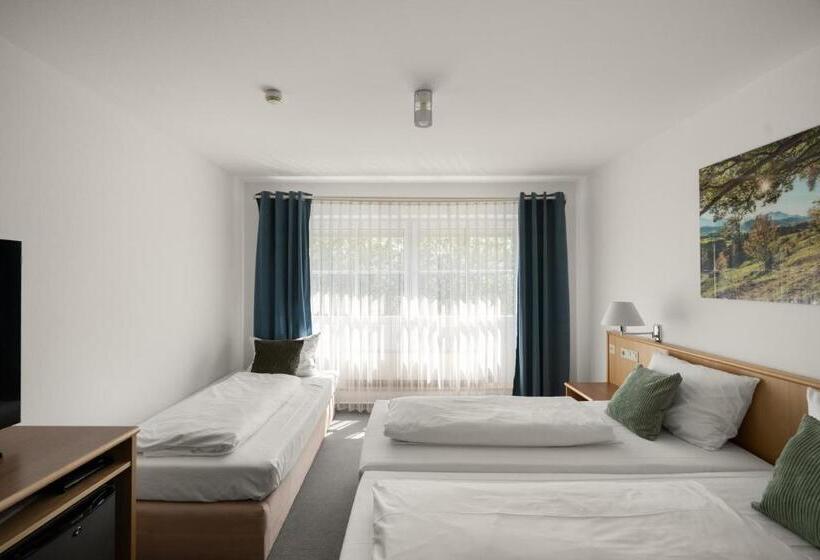 Quarto Triplo Standart, Kirchers Park & Wellnesshotel Kaiserstuhl