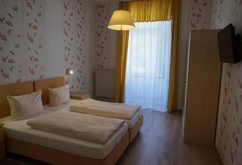 バルコニー付きスーペリアルーム, Kurhotel Quellenhof