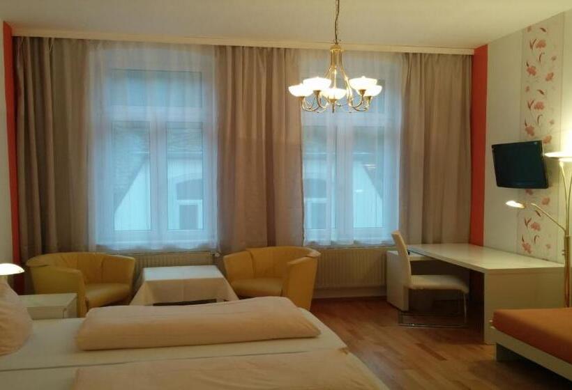 标准三人间, Kurhotel Quellenhof