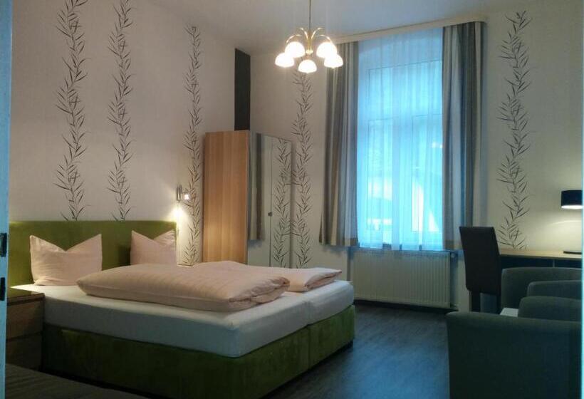 标准三人间, Kurhotel Quellenhof