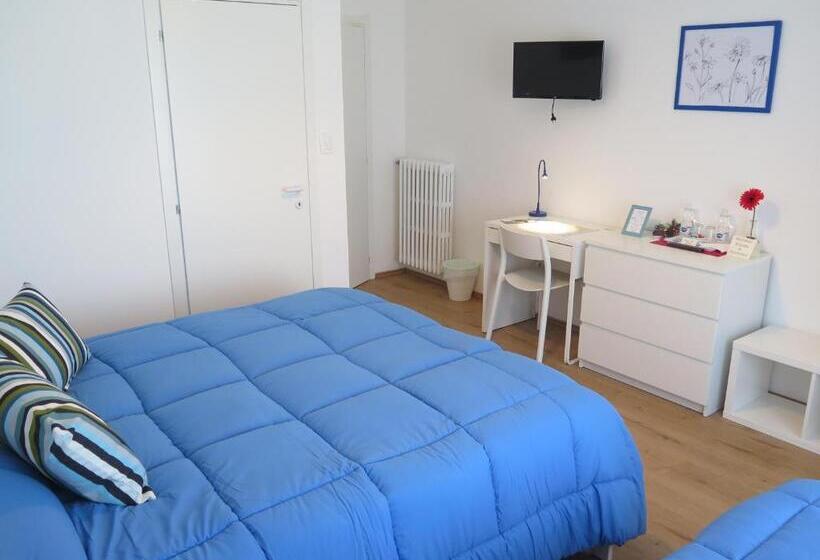 اتاق سه نفره سوپریور با چشمانداز دریا, Anconabed