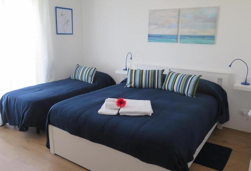 اتاق سه نفره سوپریور با چشمانداز دریا, Anconabed