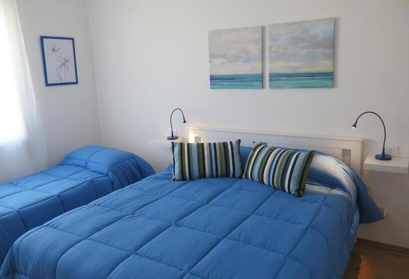 اتاق سه نفره سوپریور با چشمانداز دریا, Anconabed