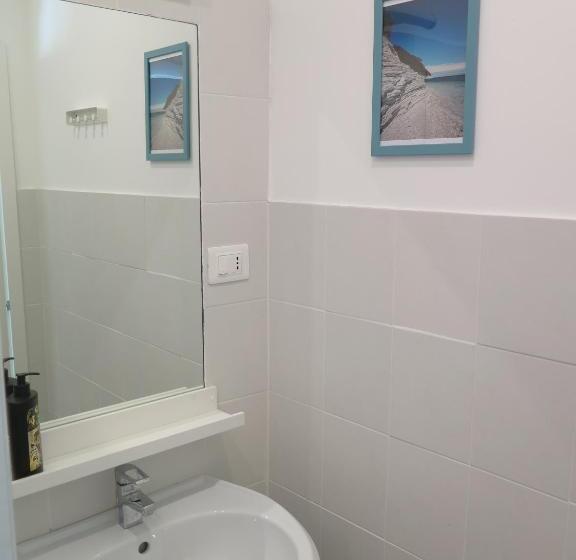 اتاق استاندارد با بالکن, Anconabed