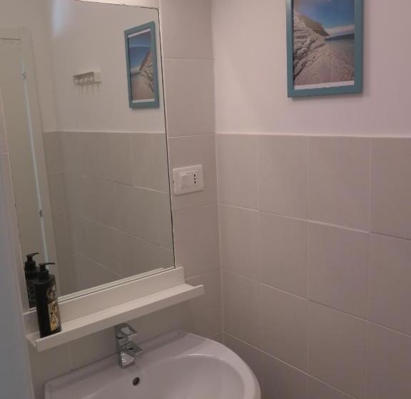 اتاق استاندارد با بالکن, Anconabed