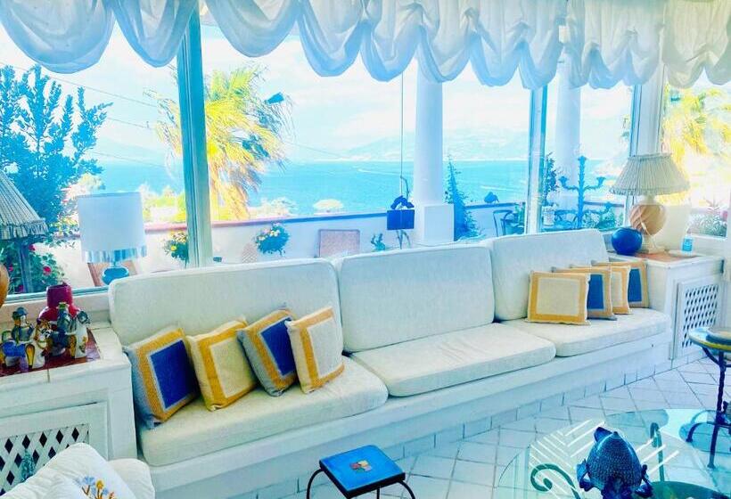 オーシャンビュースタンダードルームバルコニー付き, Scala Fenicia 14 By Caprirooms