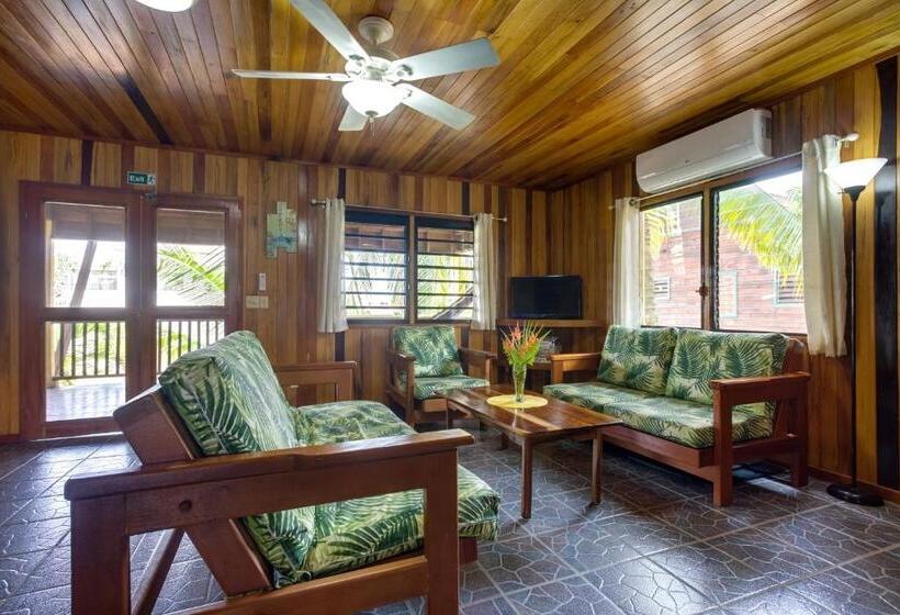 דירת שני חדרים עם מרפת, Driftwood Gardens Guesthouse