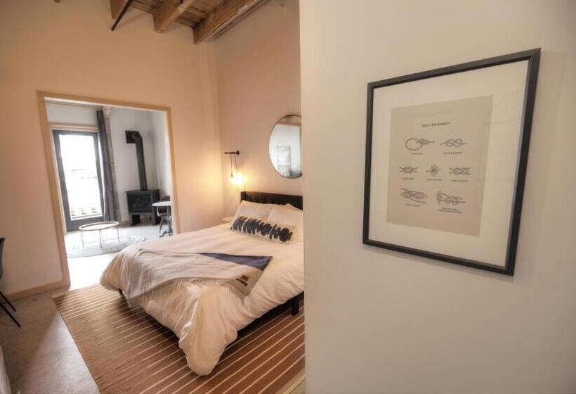 Студия Deluxe, Bowline