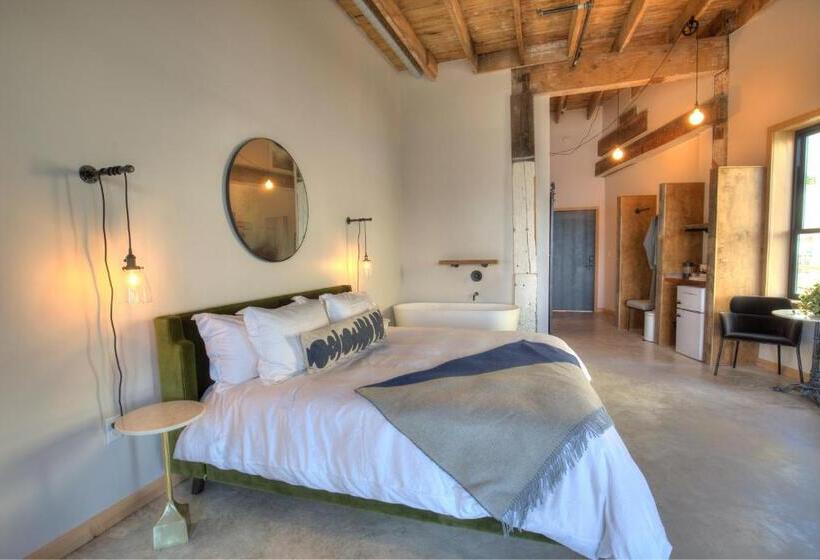 Люкс Кровать Кинг, Bowline