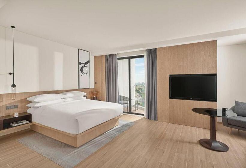 اتاق لوکس با تخت بزرگ, Fairfield By Marriott South Binh Duong