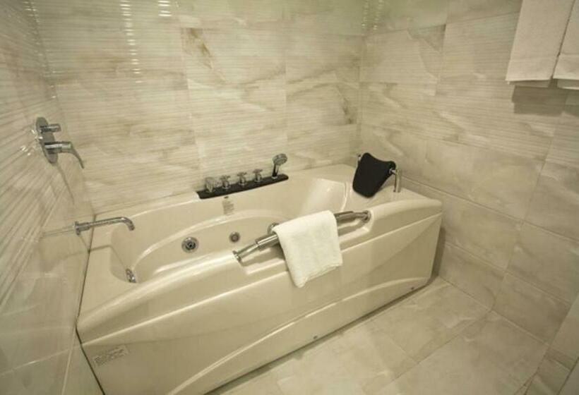 سوئیت پرزیدنت, Star Pacific