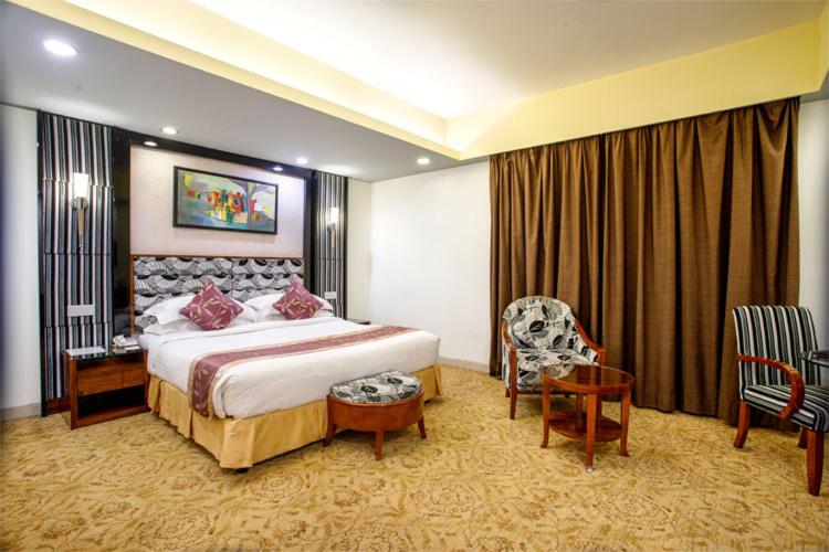 سوییت اجرایی, Star Pacific