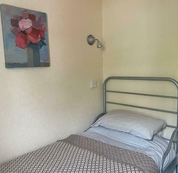 Семейный Номер, The Dornie