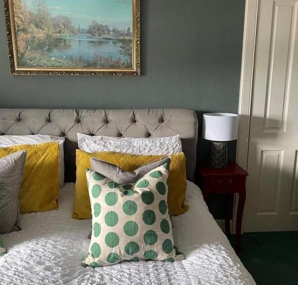 Номер Стандарт, The Dornie