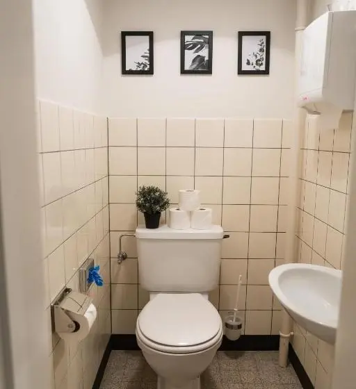バスルーム共有のシングルスタンダード, Kalchofen Restaurant Hotel Eventhouse