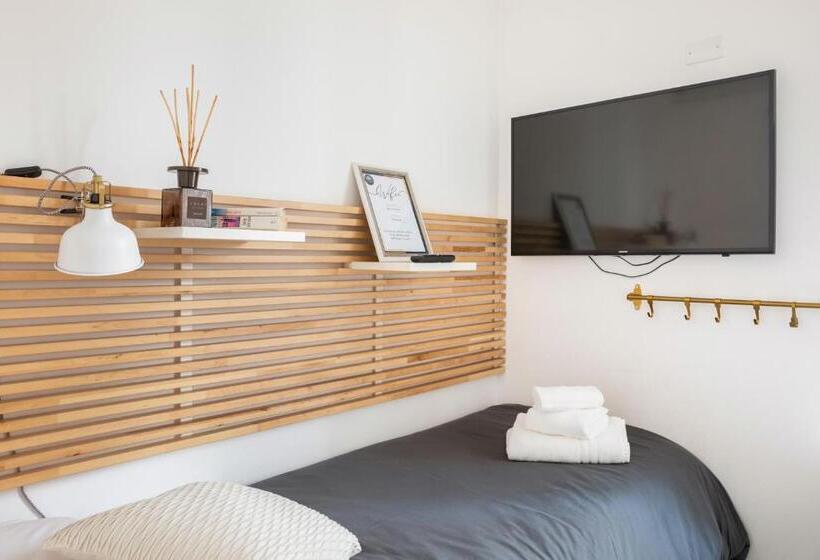 חדר סטנדרט יחיד, Bari Landlord 8 Cathedral View With Self Check In