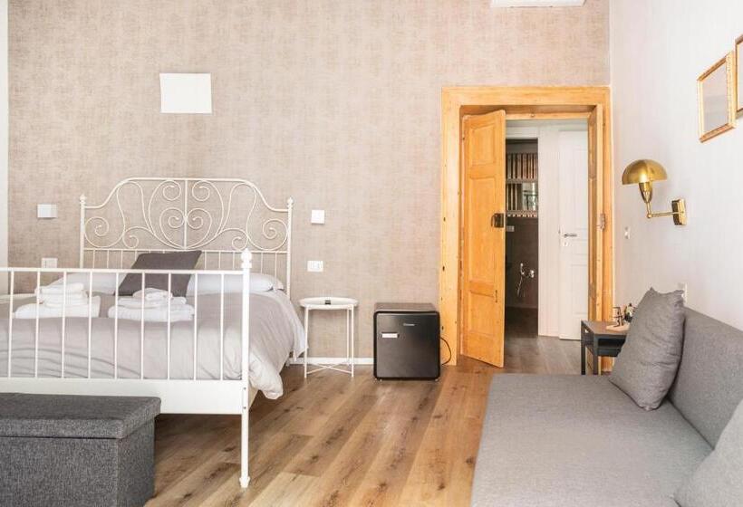 סוויטה עם נוף לעיר, Bari Landlord 8 Cathedral View With Self Check In