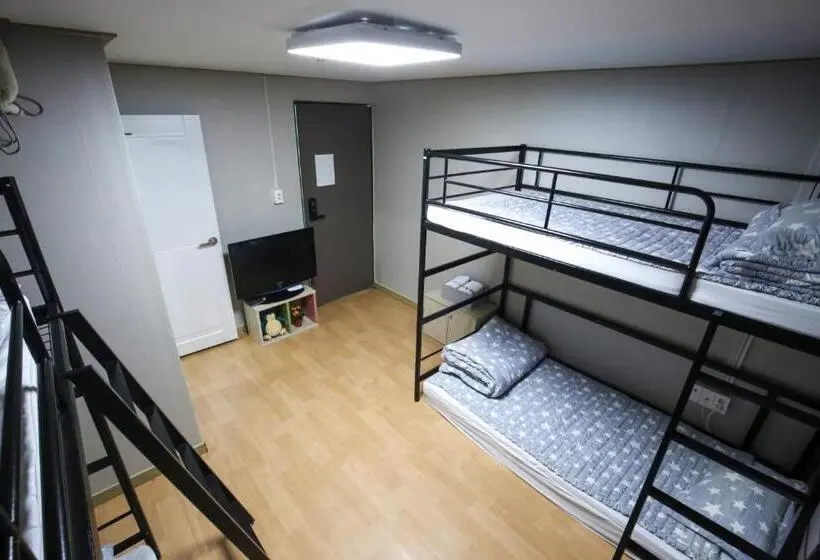 اتاق لوکس چهار تخته, Dashim Guest House