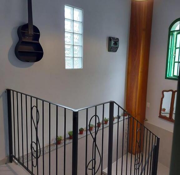 Номер Стандарт Вид на Горы, House Bike Sonora