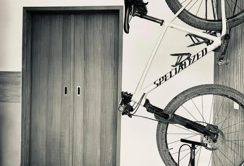 Standard Kolmen Hengen Huone Parveke, House Bike Sonora