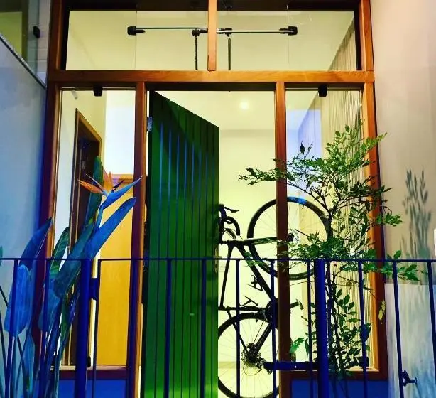 Standard Kolmen Hengen Huone Parveke, House Bike Sonora