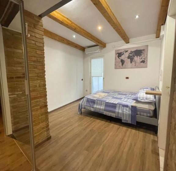 חדר סטנדרט, L'antica Falconeria