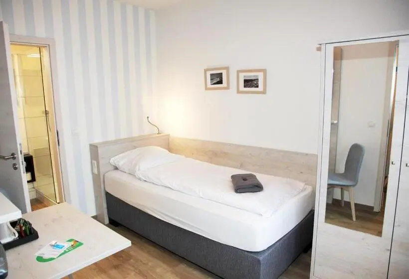 Standard Yhden Hengen Huone, Pension Norddeich