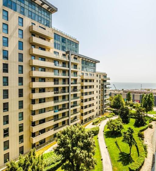 آپارتمان 1 خوابه با چشم‌انداز باغ, Port Baku Residance Family Room 710 A