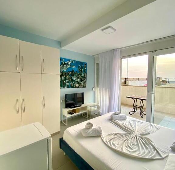 اتاق لوکس با بالکن و چشم‌انداز دریا, The Olives Terrace Residences