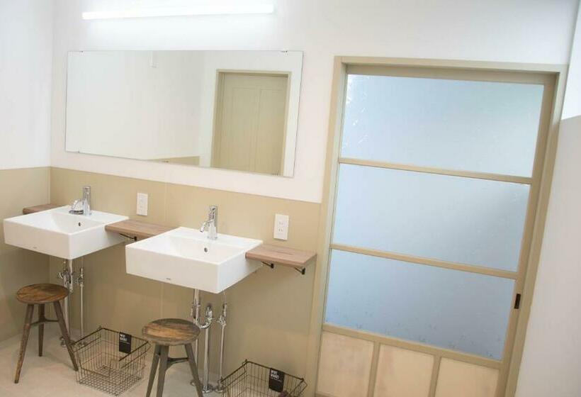 バス共有のスタンダードルーム, 50歳以下限定   チェックイン15 18時のみ可能      出雲大社 徒歩5分   Hareilo Sevens Hostel