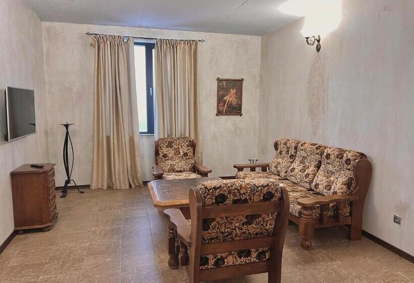 １ベッドルームのデラックスアパートメント, хотел антик