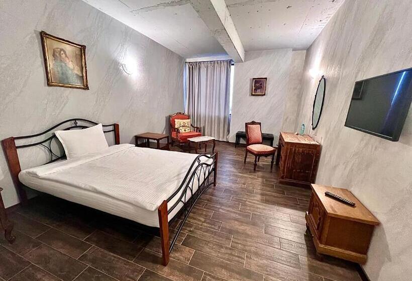 シングルデラックスルーム, хотел антик