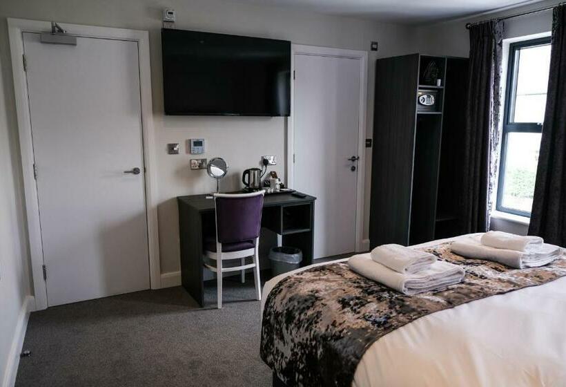 Superior Rum, Anelli