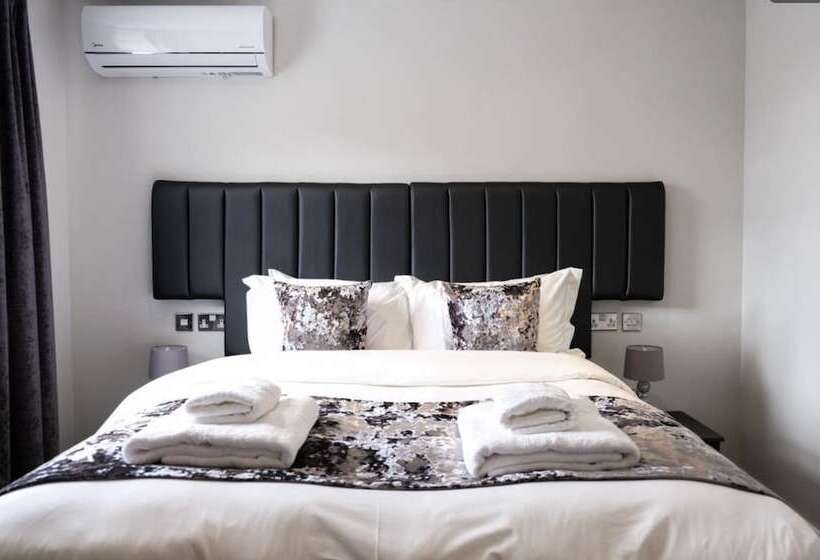 Quarto Estandar, Anelli