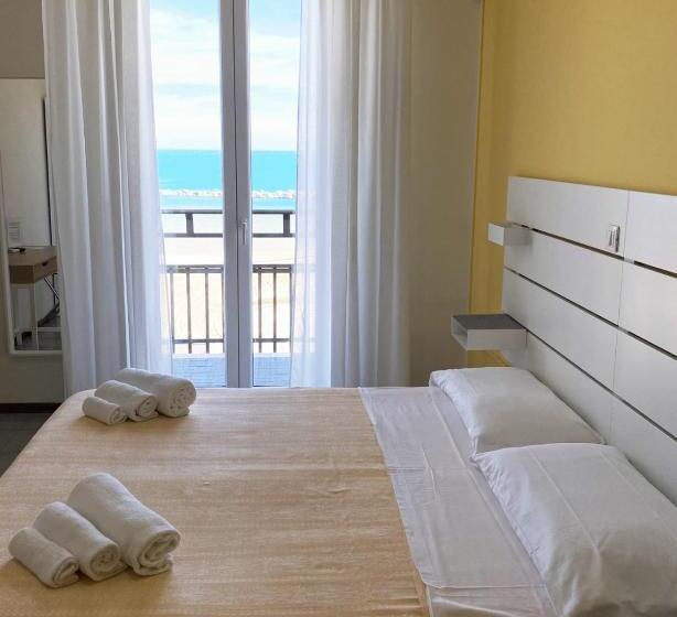 景色の見えるスタンダード4人部屋, Flying