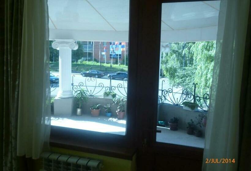 اتاق استاندارد, Gah