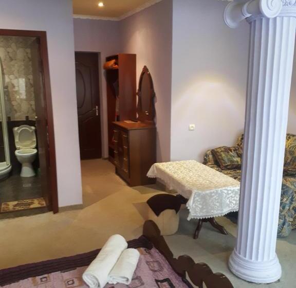 اتاق کلاسیک چهارنفره, Gah