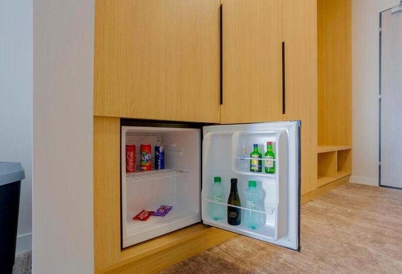 Quarto Deluxe, & Restaurant Barca