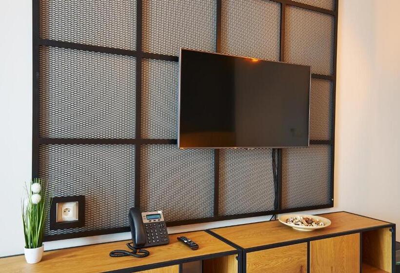 Quarto Deluxe, & Restaurant Barca