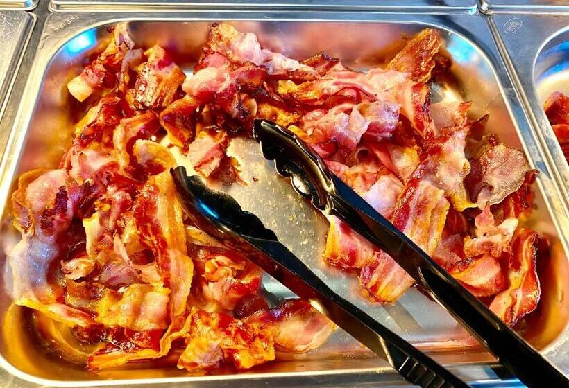 Quarto Deluxe, & Restaurant Barca